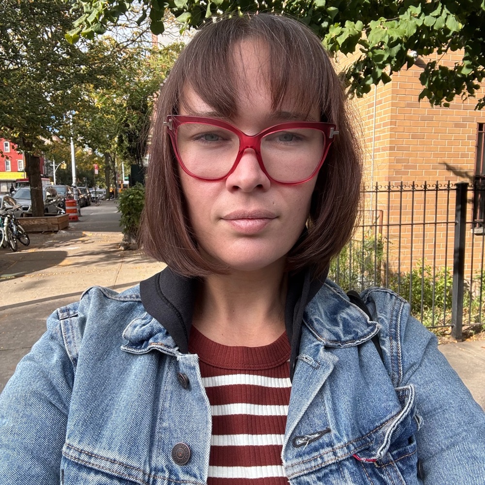 Meet your Posher, Alexandra